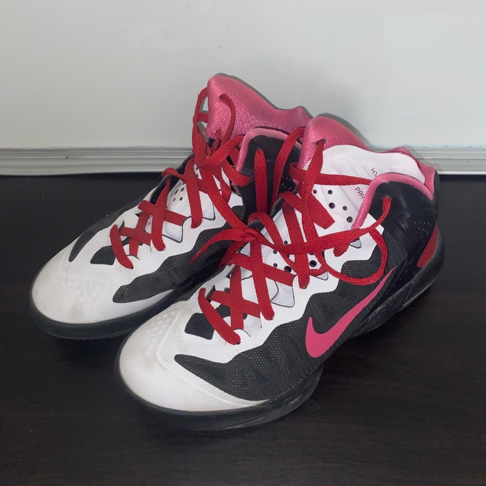 Assorted shoes